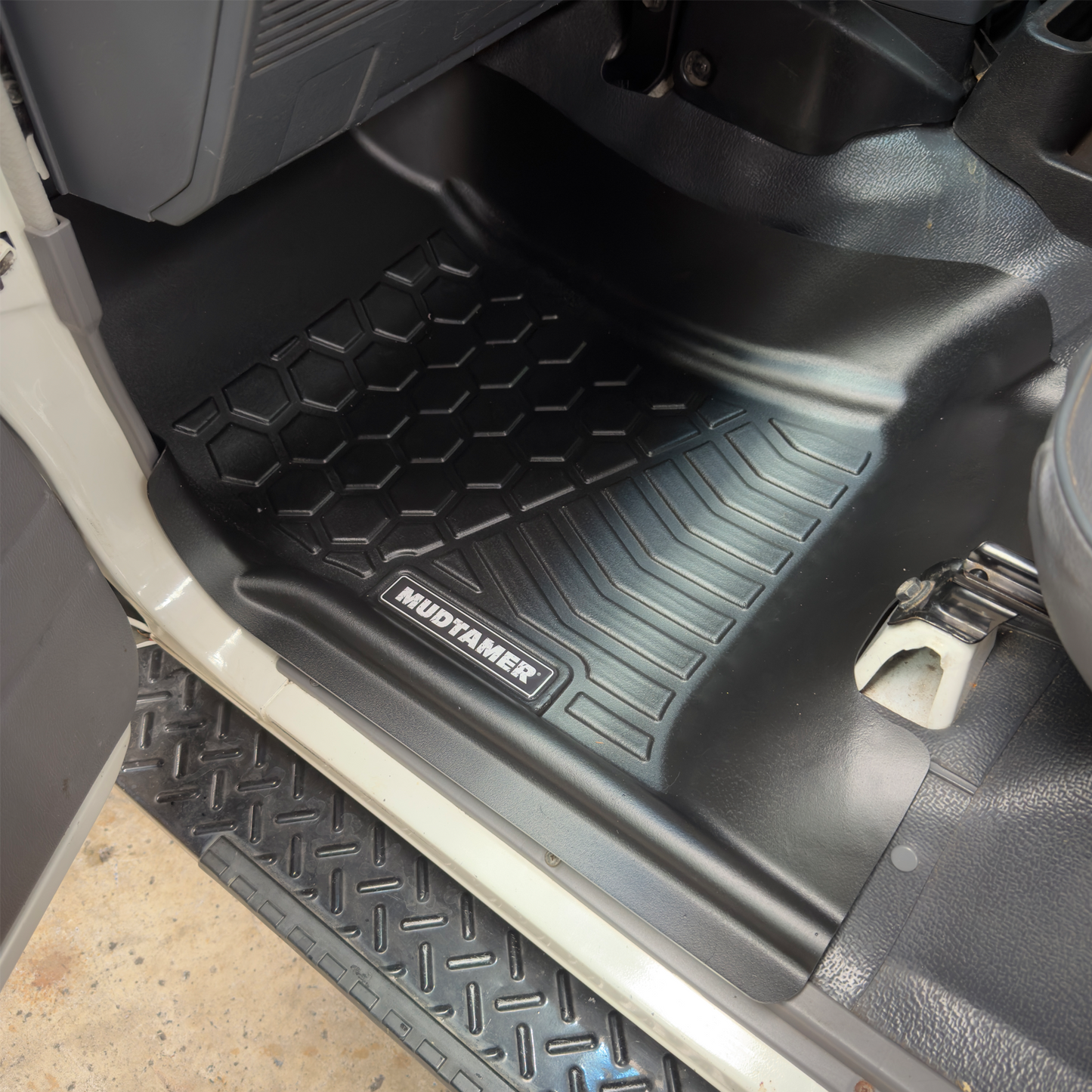 Heavy Duty Floor Mats for the Toyota LandCruiser 79 Series Single Cab (1999-2016) (view 3)