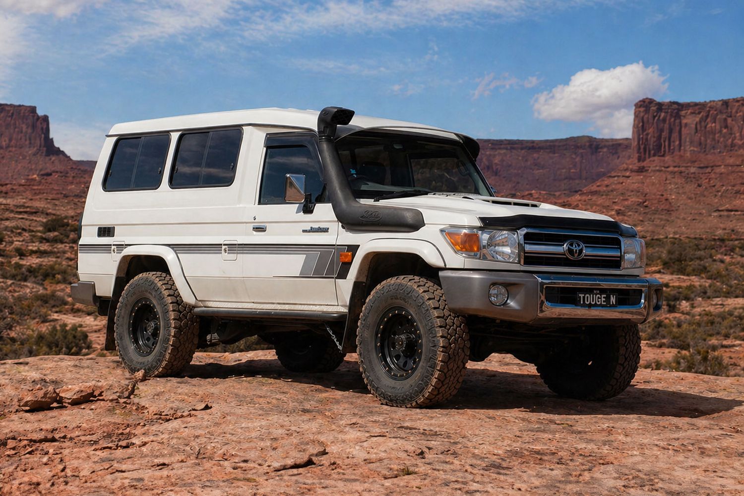 Broome body stripe kit - J78 Series Toyota Land Cruiser Troop Carrier front view