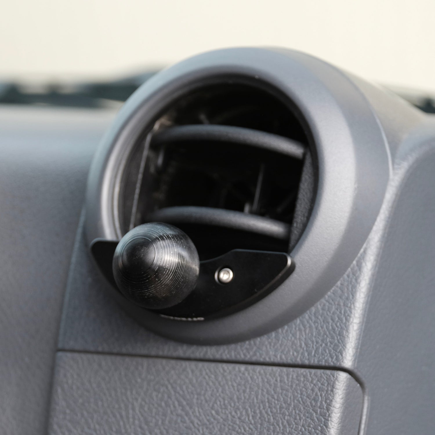 Phone Holder Mount for the Toyota LandCruiser 70 Series (2007 -) (view 6)