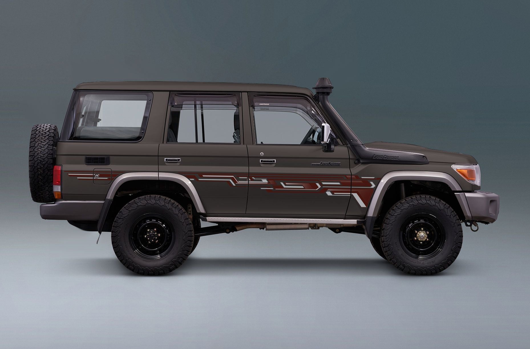 70 Series Land Cruiser Decal Body Stripe Kit (DOHA) - 76 Series (2007-)