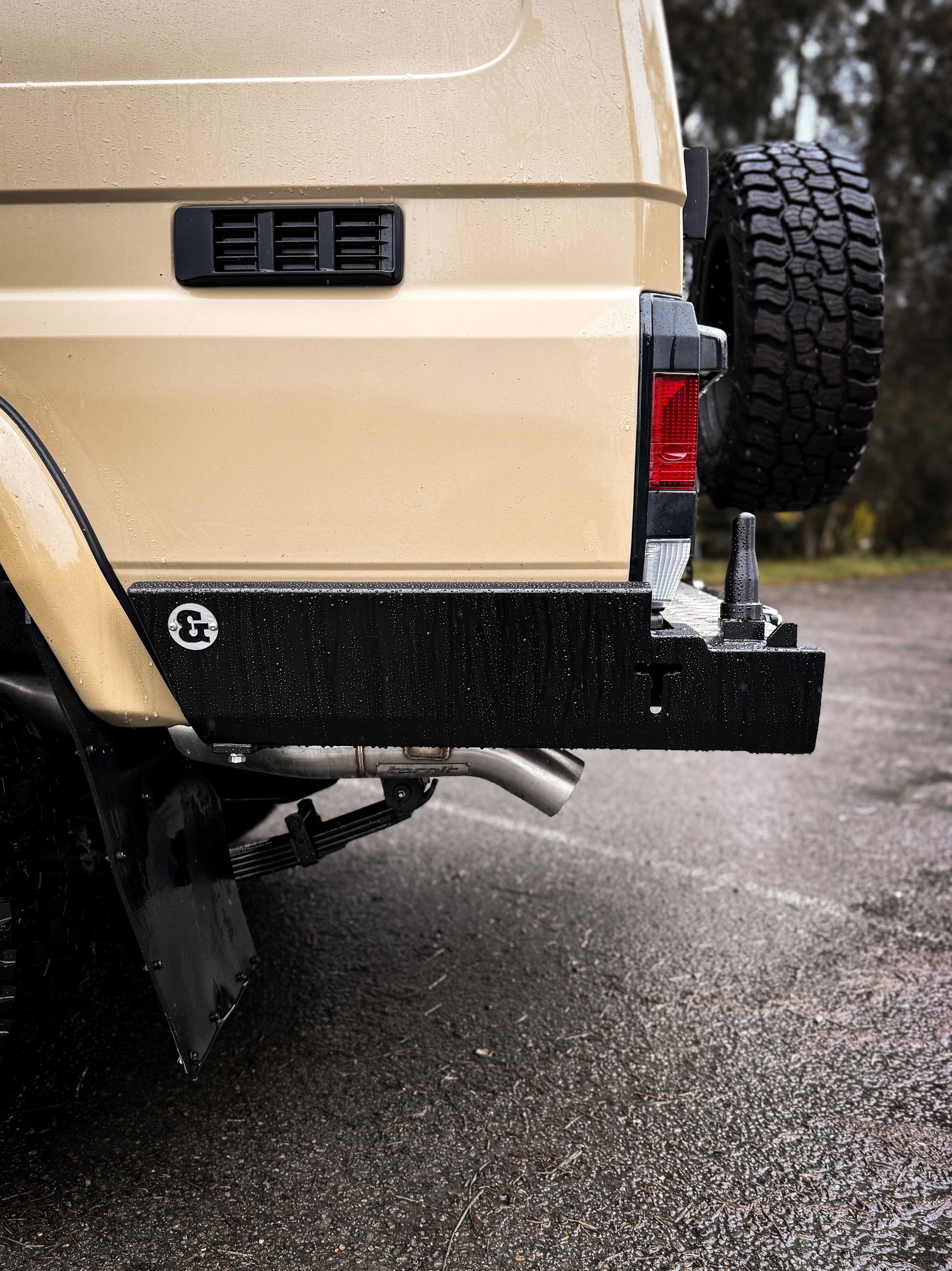 Toyota Land Cruiser 75/78 Series Rear Bar