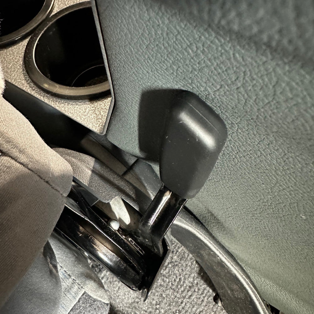Centre Console (Full Length) for the Toyota LandCruiser 78 Series Troop Carrier (2007-) (view 13)